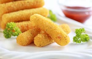 Сырные палочки с соусом